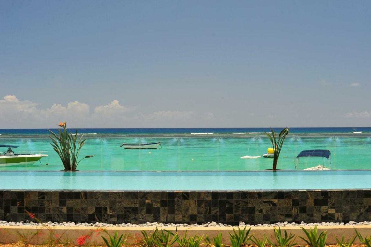 Obiches Luxury Beachfront Apartment Trou-Aux-Biches ภายนอก รูปภาพ
