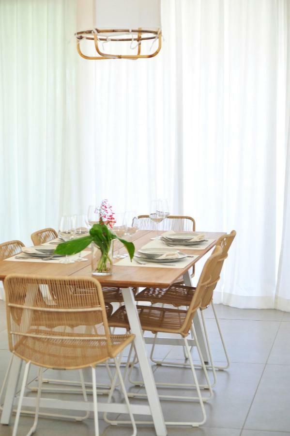 Obiches Luxury Beachfront Apartment Trou-Aux-Biches ภายนอก รูปภาพ