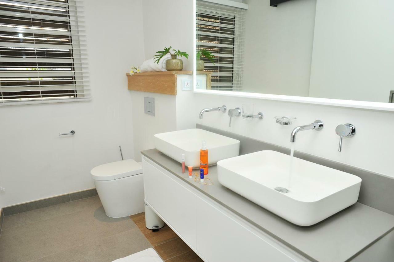 Obiches Luxury Beachfront Apartment Trou-Aux-Biches ภายนอก รูปภาพ