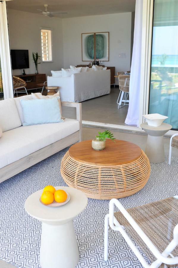 Obiches Luxury Beachfront Apartment Trou-Aux-Biches ภายนอก รูปภาพ