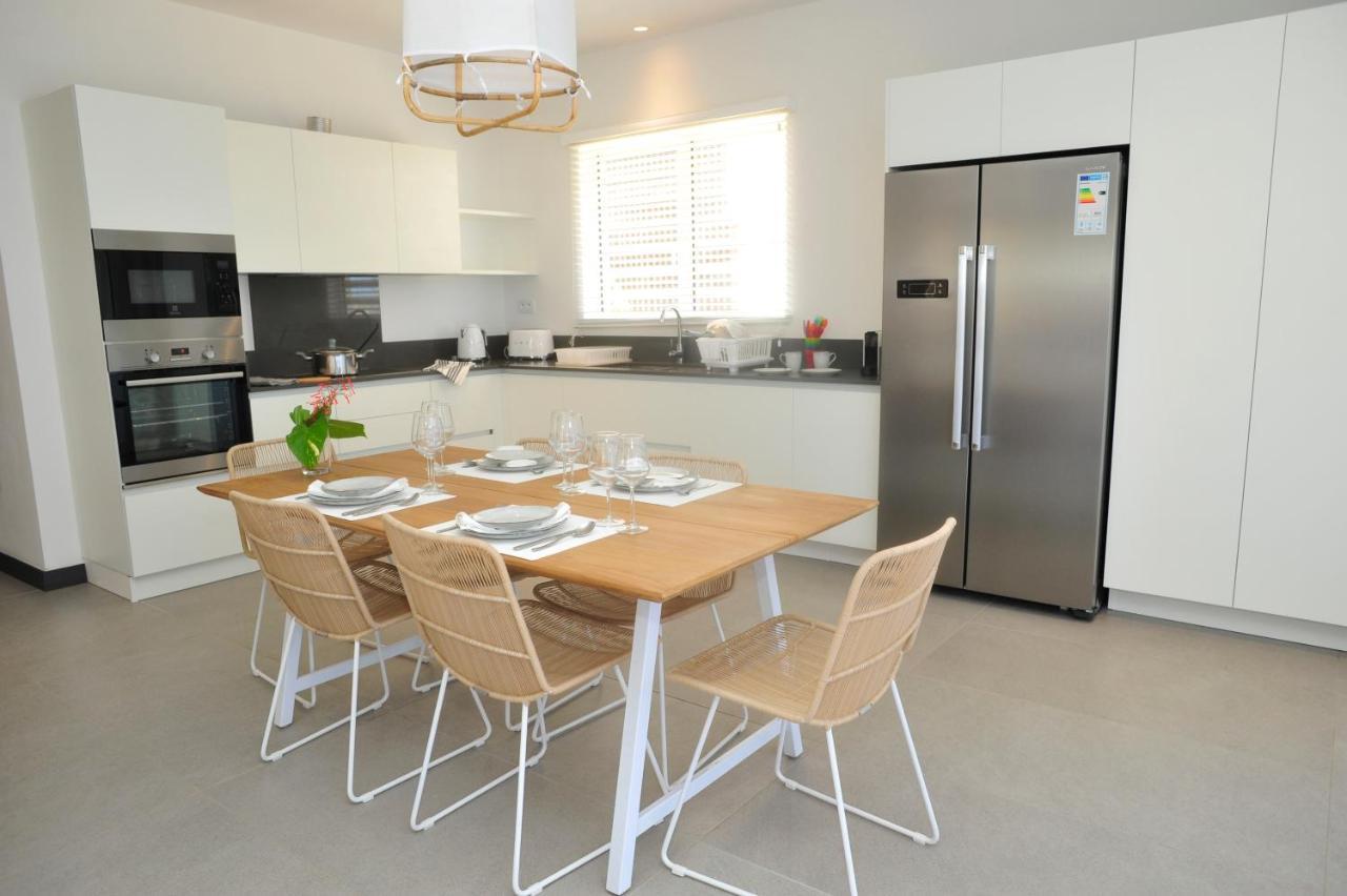 Obiches Luxury Beachfront Apartment Trou-Aux-Biches ภายนอก รูปภาพ